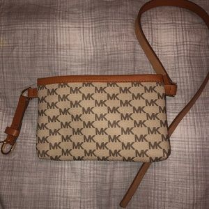 Micheal kors fanny pack